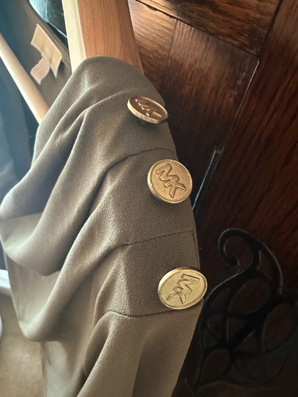 Michael Kors Draped Cowl Neck Long-Sleeve Top - Olive Size L - Picture 5 of 6